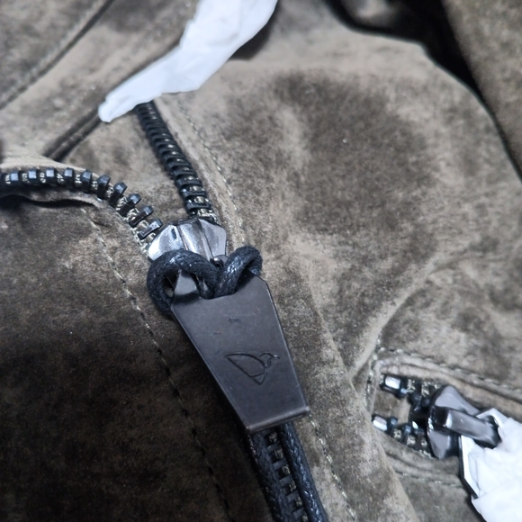 Silent New York Suede Leather Jacket - Picture 8 of 11